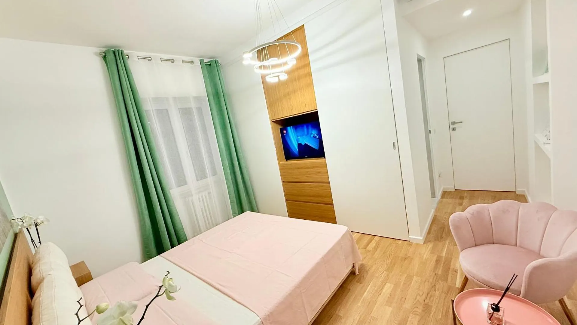 Bed & Breakfast Tonib&B Rome Italy